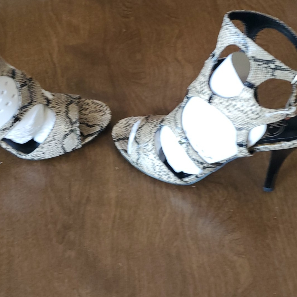 Shoes - Picture 2 of 5